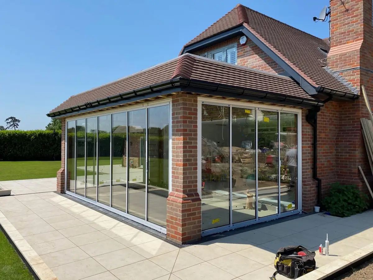 corner white bifolds