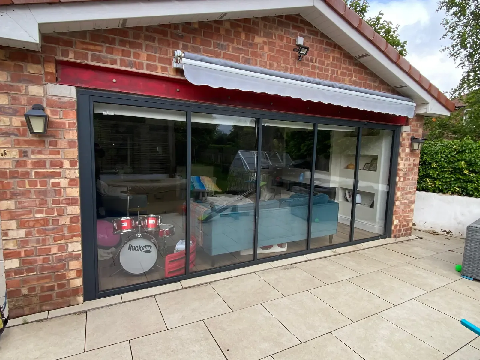 anthracite grey aluminium bifold doors