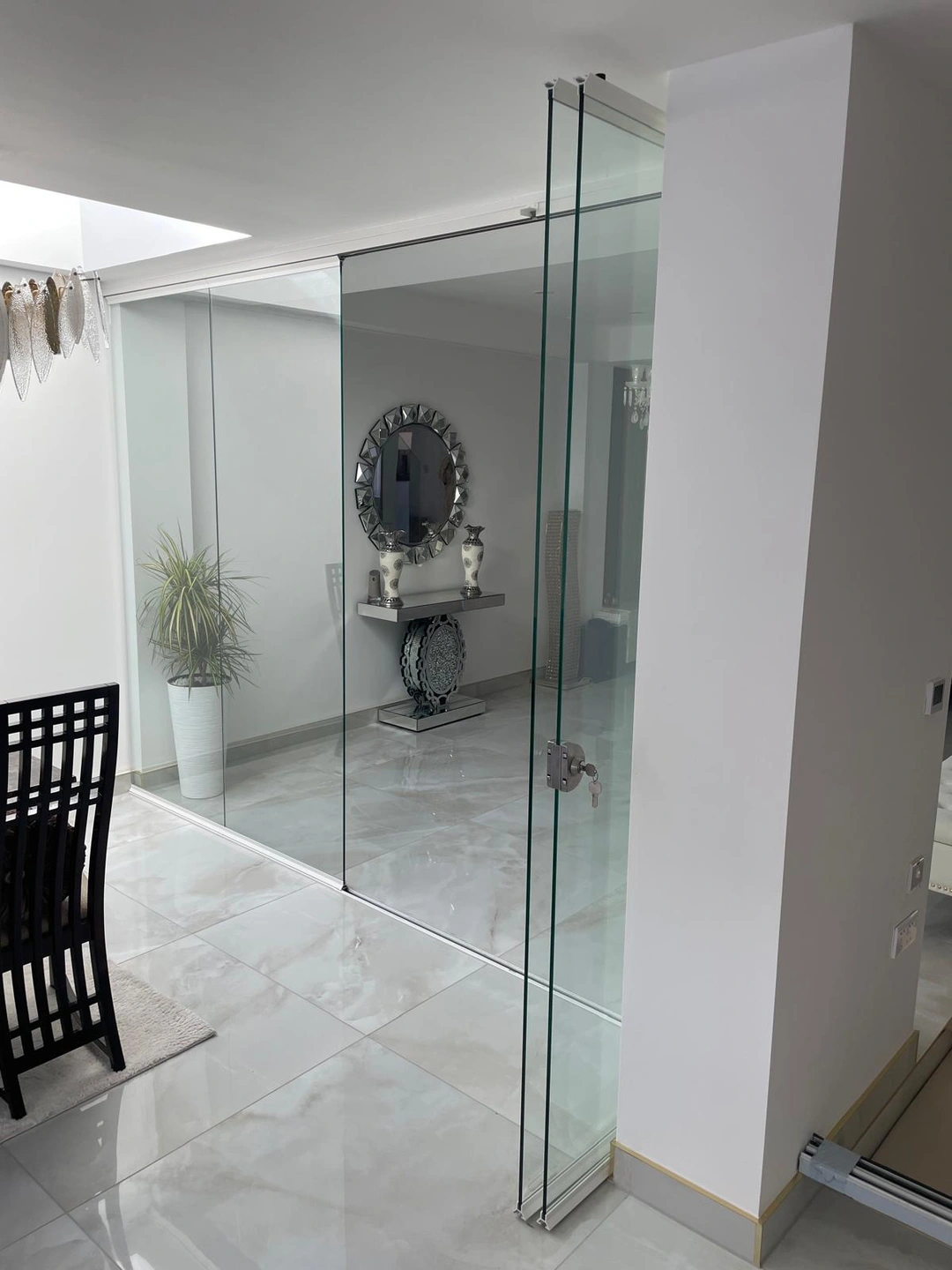 frameless glass partition walls